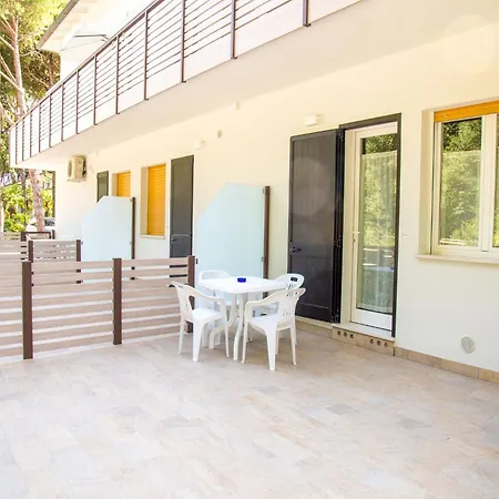 Charming With A Lovely Patio Apartment *