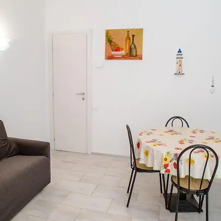 아파트 Charming With A Lovely Patio *