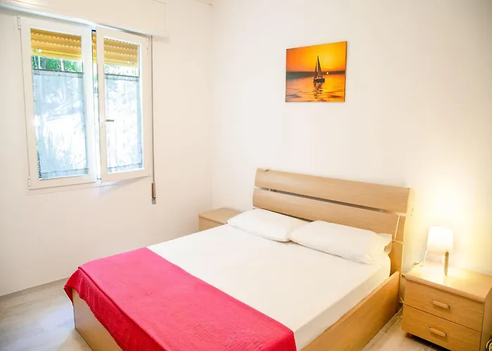 Charming With A Lovely Patio Apartament Eraclea Mare